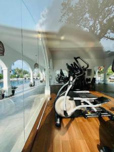 Santorini Blue Sapphire - Luxury 3BR Theme Park Resort Apartment - Negombo