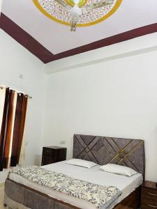 New Monty palace inn