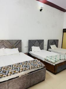 New Monty palace inn