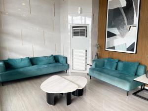 Cozy 2 Bedroom Condo with Balcony for Rent