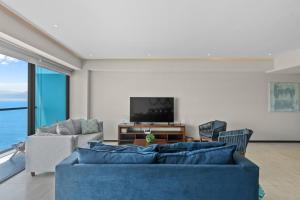 Unforgettable Holidays by the Ocean