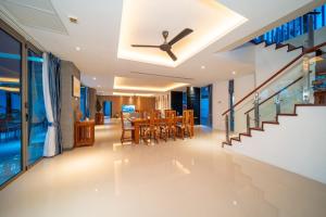 Bang Tao 6-bedroom large private pool modern Balinese style leisure holiday villa BBQ family group the park