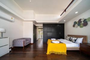 Bang Tao 6-bedroom large private pool modern Balinese style leisure holiday villa BBQ family group the park