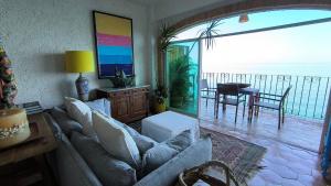 Studio on the beach and beautiful sea view