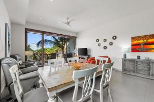 Marina view and 3 min from beach