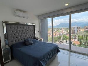 Condo with beautiful view and pool