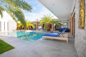 Pattana Sun Villa - Modern 4 Bedrooms Villa with Pool
