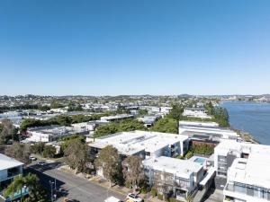 Bulimba Bliss Elegant, Airy & Scenic Getaway