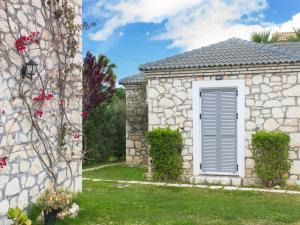 Lovely villa in complex of 2 separate villas, close to Laganas sandy beach