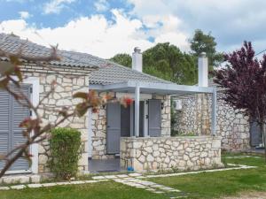 Lovely villa in complex of 2 separate villas, close to Laganas sandy beach