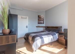 Chambre New York à Liège Moderne avec salle de bain privée spacieuse, check in autonome, 2eme etage