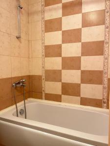 Royal Sun - Vaio - 1BR Apt with Balcony