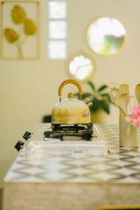 Yay Lodge SIARGAO, spacious room with AC & hot shower and fast Starlink Wifi