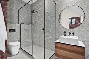 The Pix Studio Modern Industrial Stay