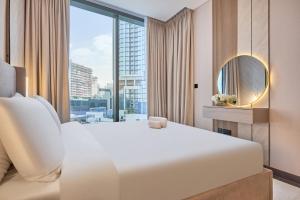 STAY BY LATINEM Luxury 1BR Holiday Home CA 0906 Near Burj Khalifa