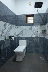 Anoops Lake View Cottage -2BHK