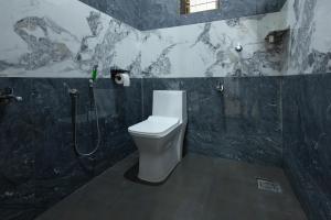 Anoops Lake View Cottage -2BHK
