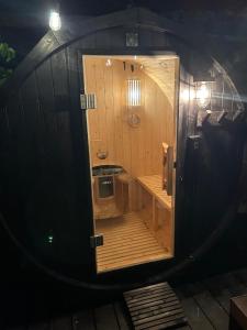 Hyohaku - Vacation STAY 61130v