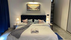 Taj Waves - Royal Pool Paradise Retreat