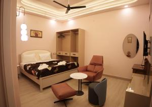 Hotel Parth Praradise & Banquet