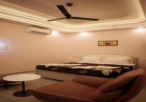 Hotel Parth Praradise & Banquet