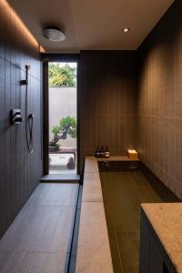 Momoyama Onsen Tsukimikan