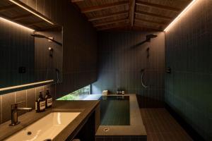 Momoyama Onsen Tsukimikan