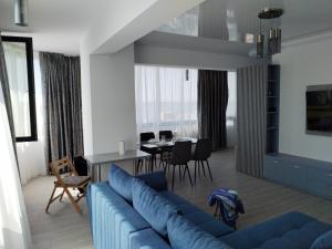 Panoramic Lake & Sea View