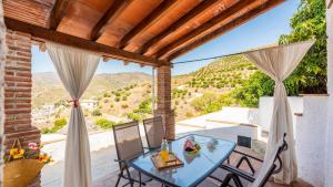 Juan Manuel - Los Mangos El Borge by Ruralidays