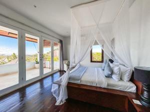 The Backyard Bingin - Private Mansion, overlooking Bingin Beach, with Cook, Ideal for Private Events and Weddings