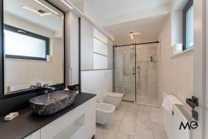 MoHost Valcom - Skyline Penthouse Escape