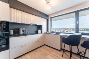 MoHost Valcom - Skyline Penthouse Escape