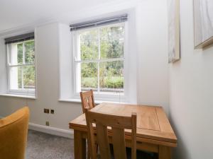 Flat 2 Battledown Grange