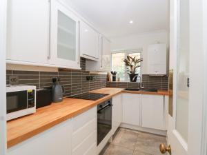 Flat 2 Battledown Grange