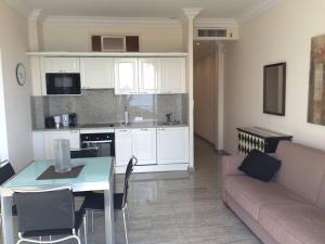 Cannes La Croisette - Studio face mer avec chambre cabine et balcon