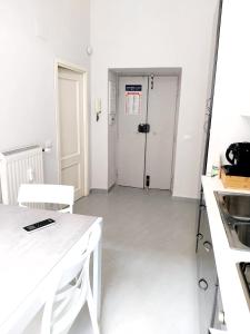 Roma Vatican Museums Apartment-Near Ottaviano Metro