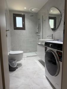 Poseidon 77B Luxury Residences