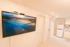 AREX # Queen Bed 5 #10 people # Airport Railway Station # Triple Station # Hong dae # seoul #3room # DMC # bnb