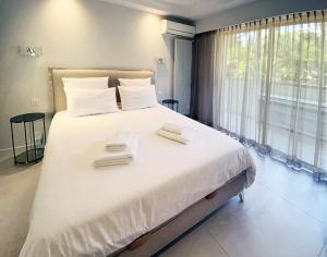 Elegant 2 Br with parking