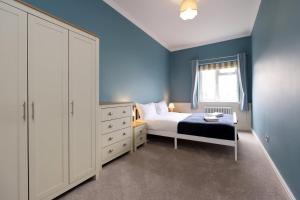 Perfect Bridgend Stay: Comfort & Space!