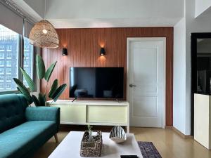 Cozy House BGC 1BR up to 6 Guests 100MBPS WiFi