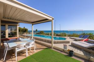 Glenelg Beach House With Private Beachfront Pool
