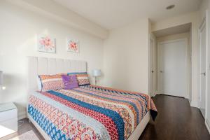 Modern 2Bd 2Ba Skyscraper Free parking