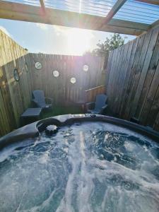 Seascape Seaview Apartment hot tub hire subject to availability
