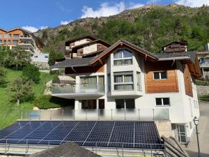 Ausgangspunkt zu Zermatt oder Saas-Fee