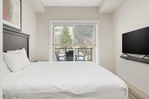 2BR Suite with Scenic Views