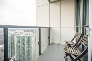 2BD 2BR Panoramic View Sheppard Metro Free parking