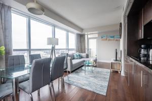 2BD 2BR Panoramic View Sheppard Metro Free parking