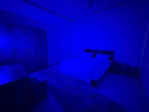 شقة جديدة اربع غرف نوم داخل حدود الحرم ومدخل مستقل