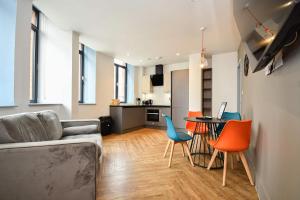 Spacious 2BED Central Manchester Flat w Security